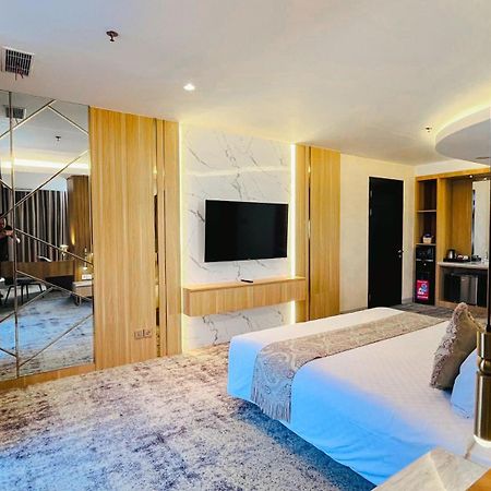 Grandia Hotel Bandung Exterior photo