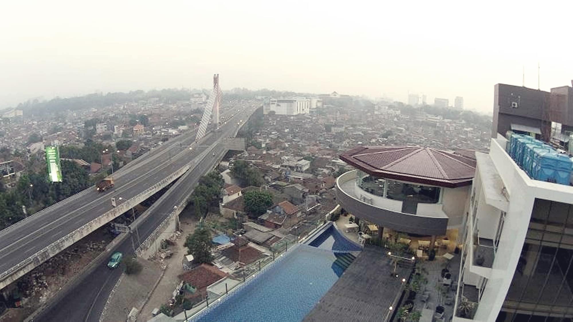 Grandia Hotel Bandung Exterior photo