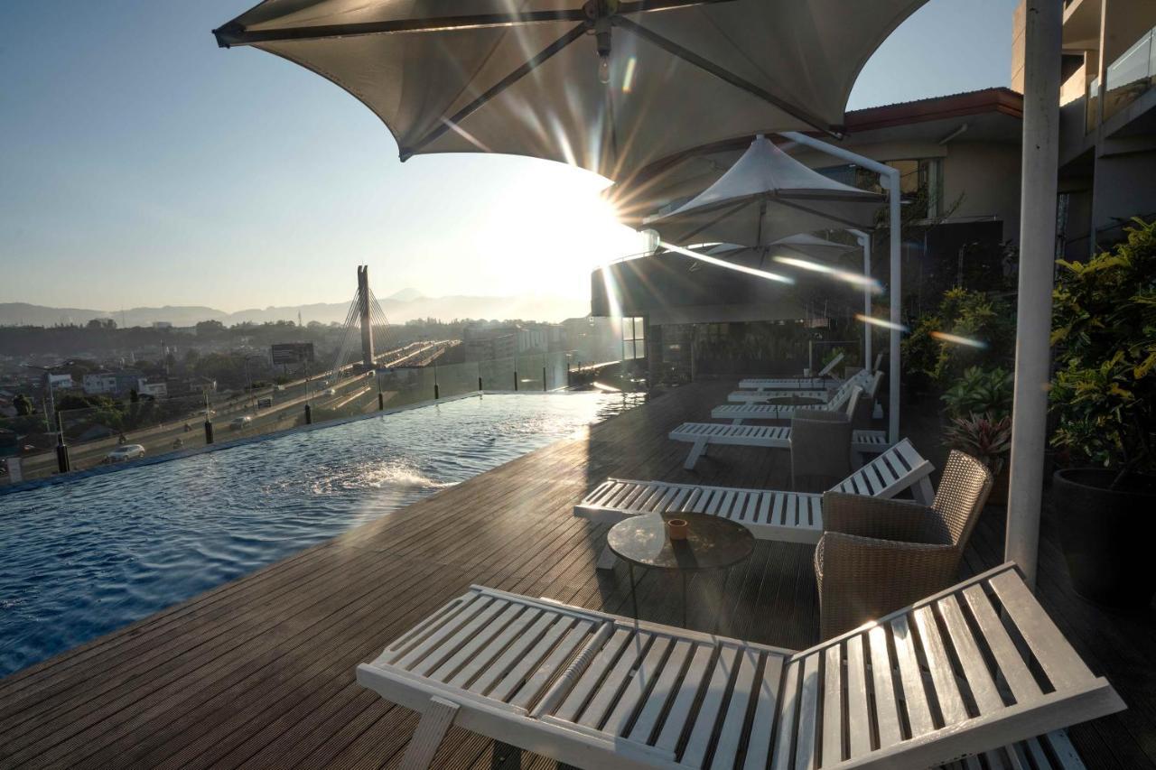 Grandia Hotel Bandung Exterior photo