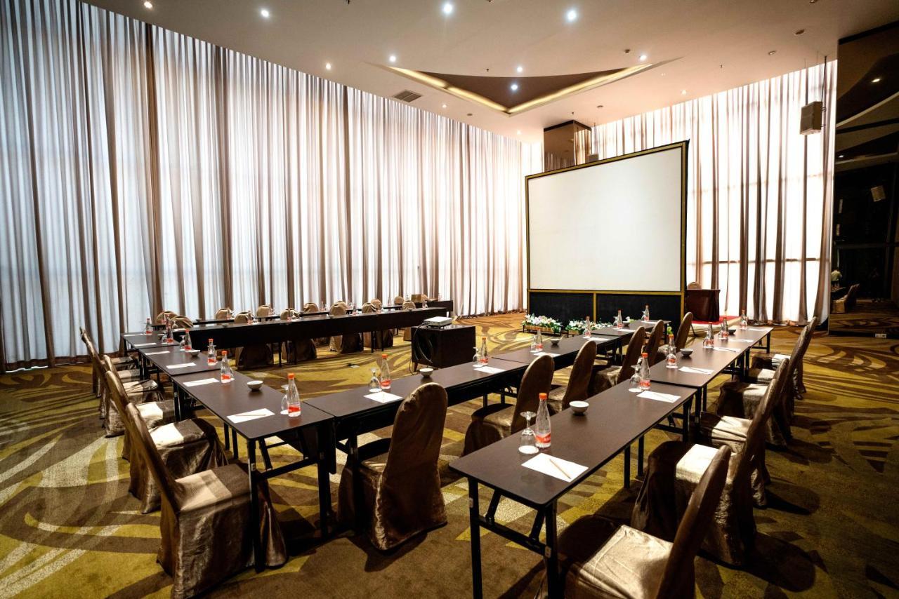 Grandia Hotel Bandung Exterior photo