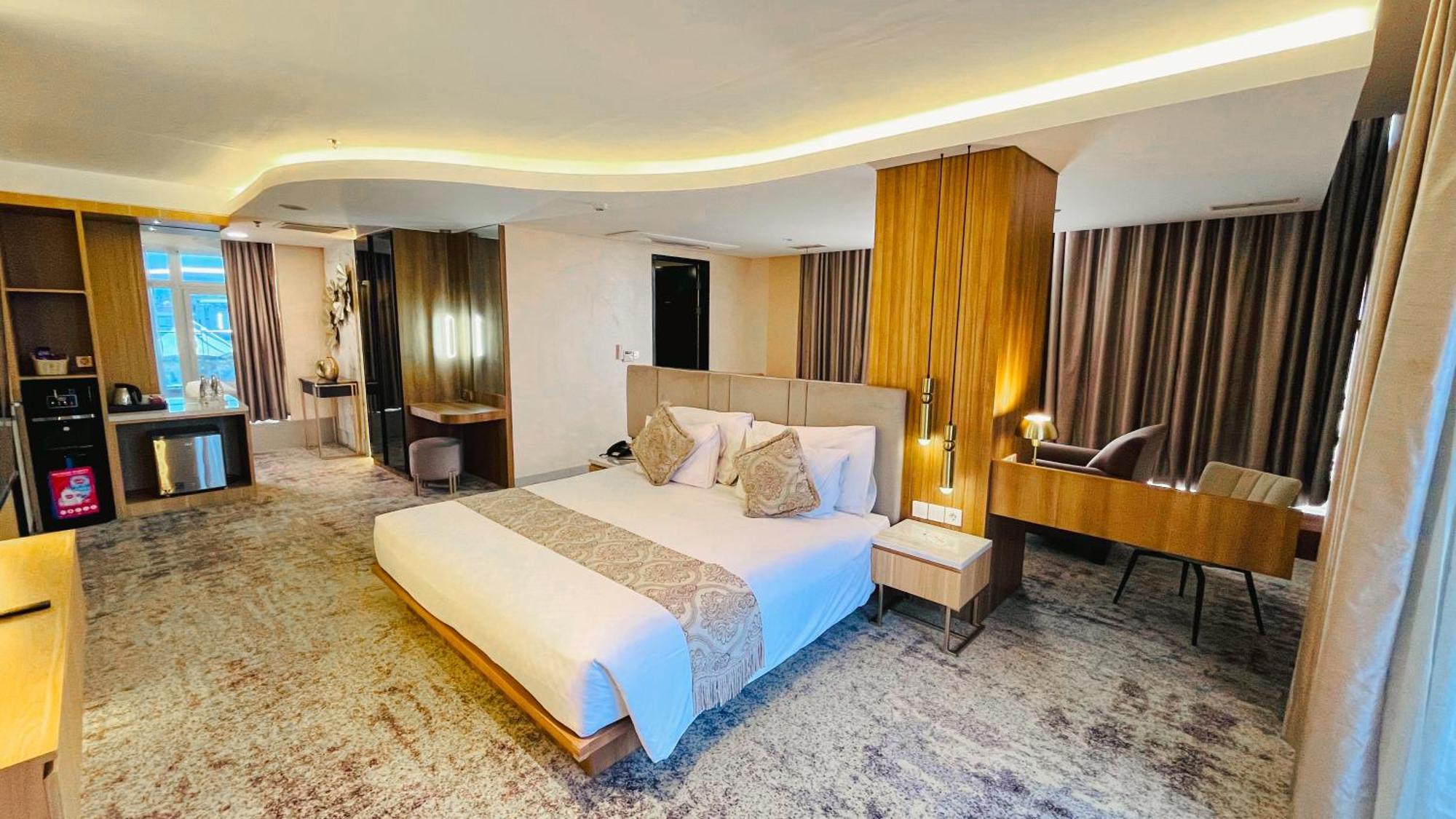 Grandia Hotel Bandung Exterior photo