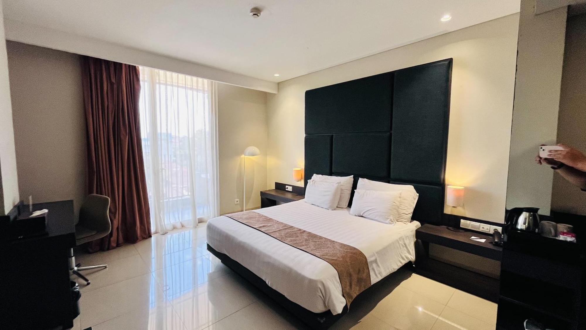 Grandia Hotel Bandung Exterior photo