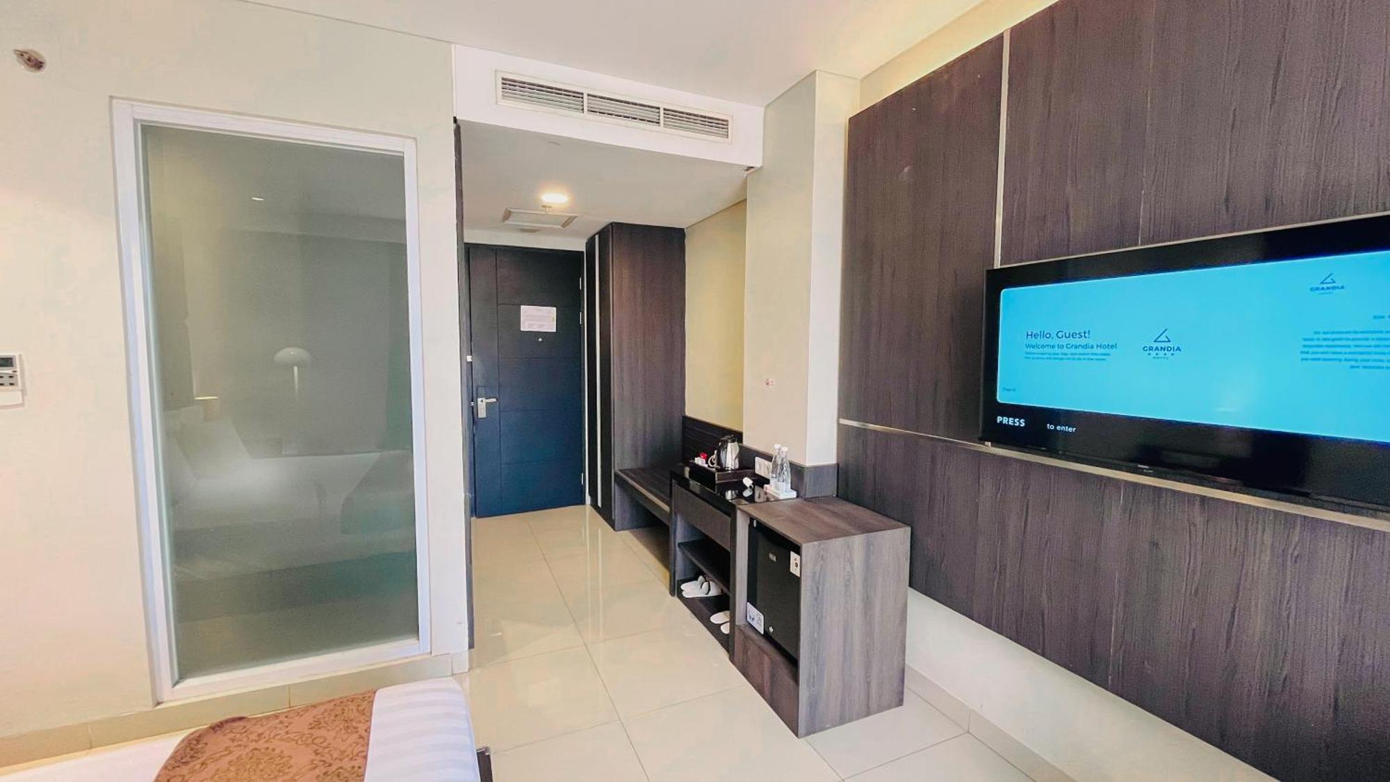 Grandia Hotel Bandung Exterior photo