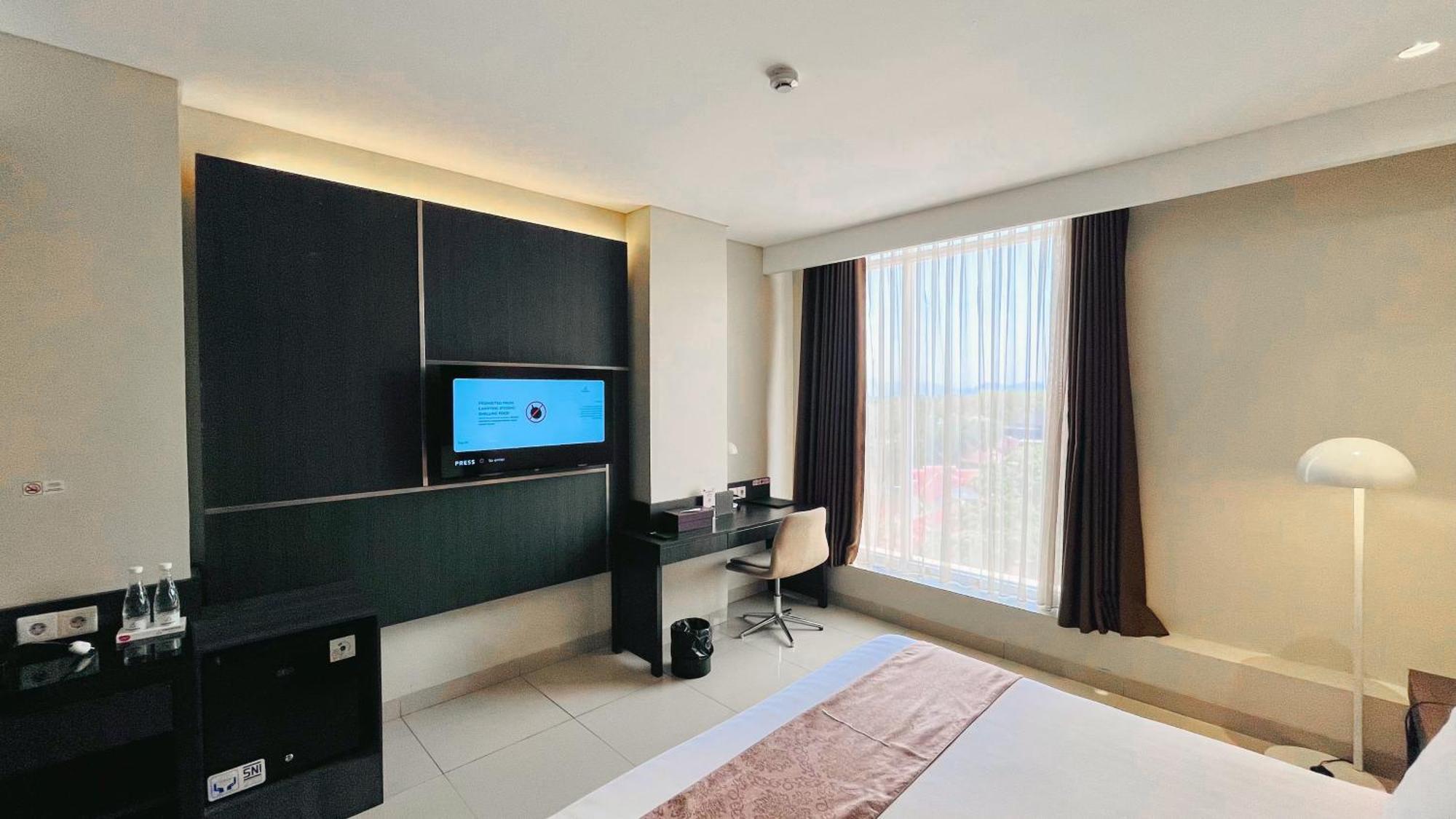Grandia Hotel Bandung Exterior photo